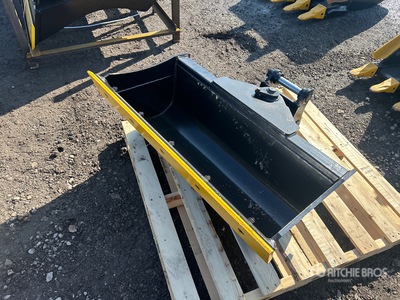2026 Dynamic 35 42in QC Tilting Excavator Bucket (Unused)