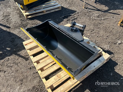 2026 Dynamic 35 42in QC Tilting Excavator Bucket (Unused)