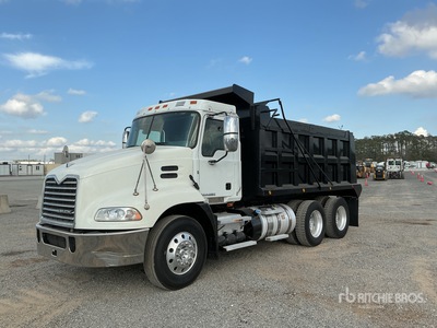 2018 Mack CXU613 6x4 T/A Camión dumper