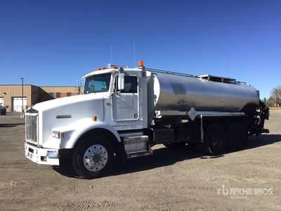 1984 Clough 4600 gal on 1989 Kenworth T800 6x4 Asphalt Distributor Truck