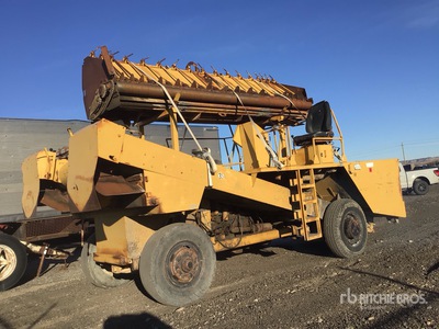 1986 W.H. Manufacturing WBHS Chip Spreader