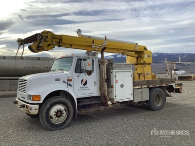 1999 International 4900 プラウトラック