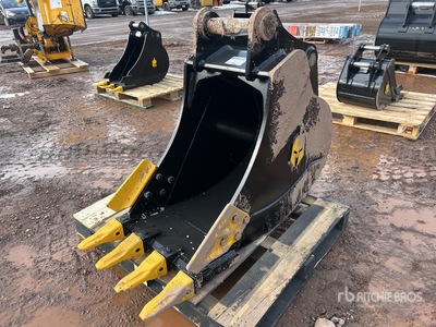 2026 Dynamic 120 24 in Q/C Digging Excavator Bucket (Unused)