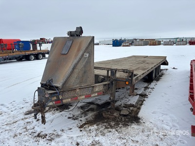 2013 Load Max 26 ft Tri/A Remolque Portamaquinaria