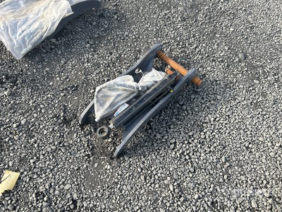 Strickland ZX35HT_WR01 27 in Hydraulic Kciuk koparki - Fits Hitachi ZX30/35U-5N (Unused)