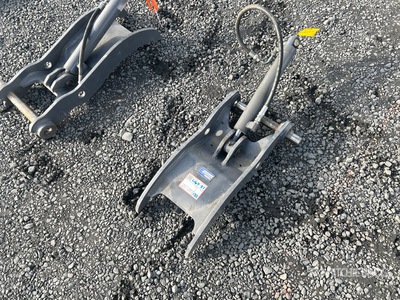 Strickland ZX35HT_WR01 27 in Hydraulic Excavator Thumb - Fits Hitachi ZX30/35U-5N (Unused)