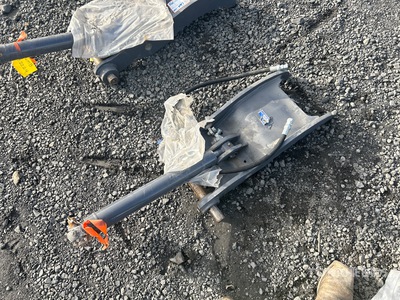 Strickland ZX35HT_WR01 27 in Hydraulic Kciuk koparki - Fits Hitachi ZX30/35U-5N (Unused)