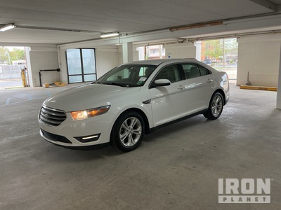 2013 Ford Taurus SEL Automobile