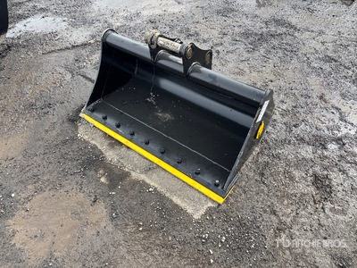 2026 Dynamic 35 42 in Cleanup Excavator Bucket (Unused)
