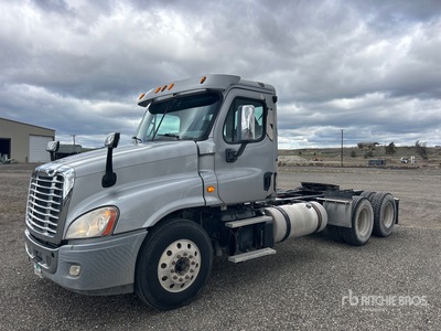 2013 Freightliner Cascadia 125 6x4 Cabeza Tractora Cabina Corta