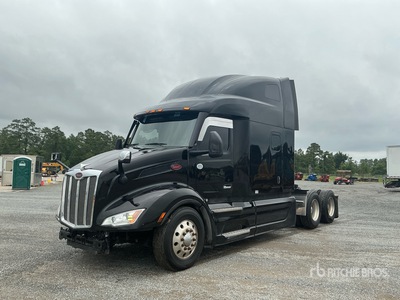 2022 Peterbilt 579 6x4 T/A Sleeper Truck Tractor