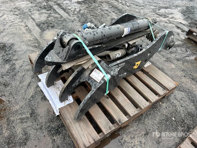 Rockland ZX130HTDRLK_01 Hydraulic Excavator Thumb - Fits Hitachi ZX130-7, ZX135-7 (Unused)