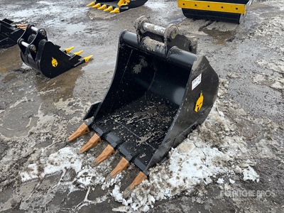 2026 Dynamic 80 30 in Q/C Digging Excavator Bucket (Unused)
