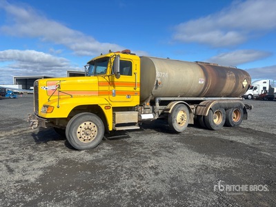 1992 Freightliner FLD120 8x4 Water Truck