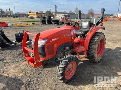 Kubota L2501D 4WD tractor utilitario (Inoperable)