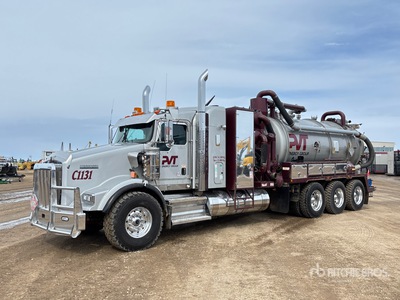 2014 Foremost on 2015 Kenworth T800 8x6 Sleeper Combination Wash/ Vacuum Tanker Truck