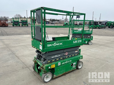 2015 Skyjack SJIII-3219 Electric Piattaforma aerea verticale