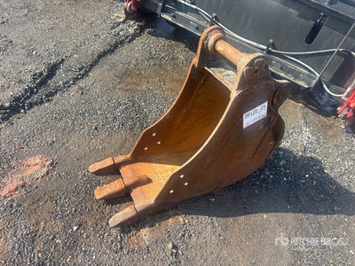 11 in Digging Excavator Bucket