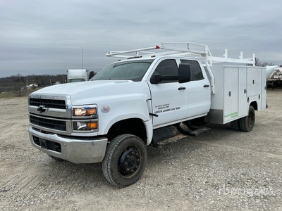 2024 Chevrolet 5500 4x4 Crew Cab Utility Truck