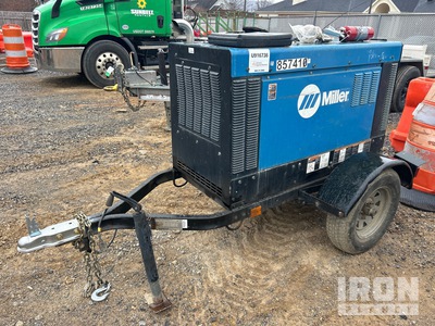 2016 Miller BIG BLUE 450CST 280 A Mobile Multi-Process Saldatrice e generatore