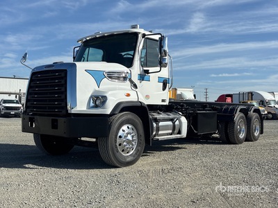 2014 Freightliner 108SD 6x4 Camion roulant