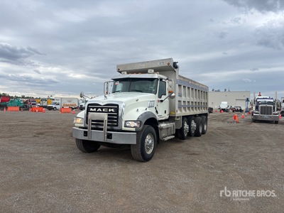 2015 Mack GU713 10x4 ダンプトラック（4軸）