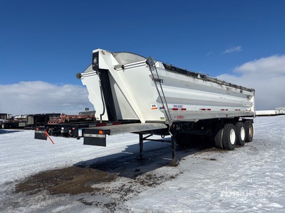 2023 Arne's 31 ft Tri/A End Dump Trailer