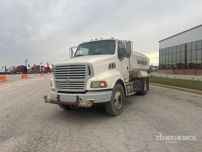 1998 Sterling A9513 2000 gal 4x2 Water Truck
