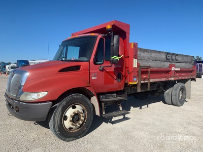 2003 International 4200 SBA 4x2 S/A Camión dumper