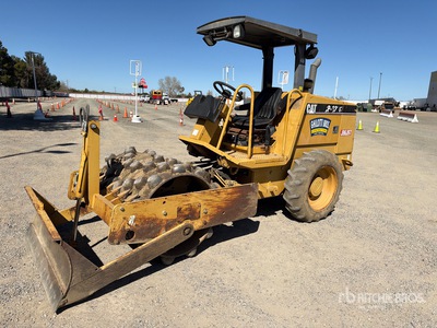 2005 Cat CP-323 Compacteur à tambour à pieds dameurs