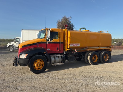 2013 Kenworth T300 T3 4000 gal 6x4 Camion à eau