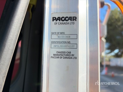 2021 Peterbilt 348 6x4 T/A Camión dumper