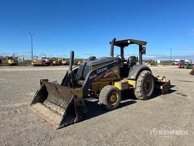 2015 John Deere 210K Chargeuse paysagisme