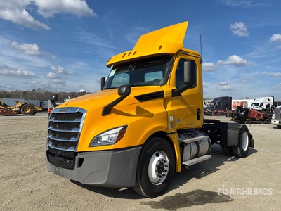 2020 Freightliner Cascadia 126 4x2 S/A Day Cab Truck Tractor