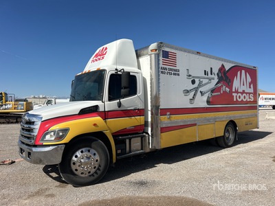 2016 Hino 268 4x2 Gesloten vrachtwagen