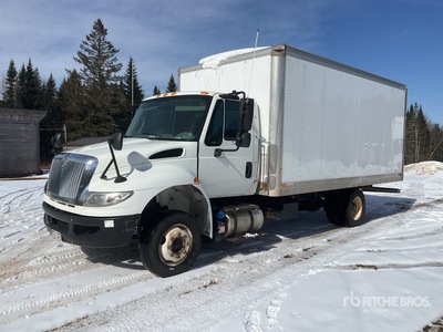 2016 International 4300 4x2 バントラック