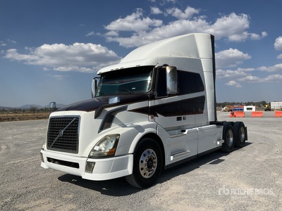 2015 Volvo VNL 6x4 Tractocamion con Dormitorio / T/A Sleeper Truck Tractor