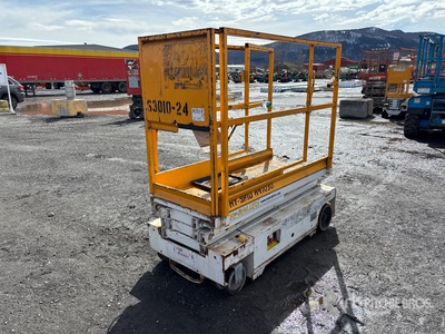 2005 Hy-Brid HB1030 Electric Scissor Lift