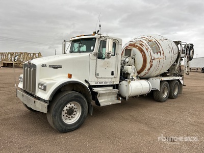 2007 Kenworth W900 8x4 Mixer Truck