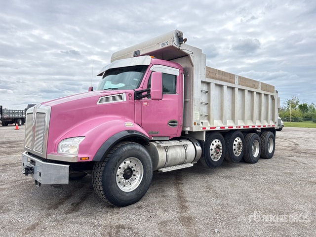 2016 Kenworth T880 10x4 Quad/A Dump Truck