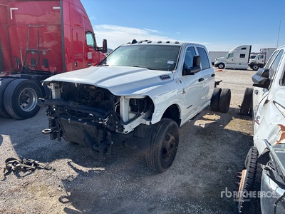 Dodge 3500 4x4 Crew Cab Cab and Chassis