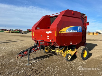 2011 New Holland BR7090 Round Baler