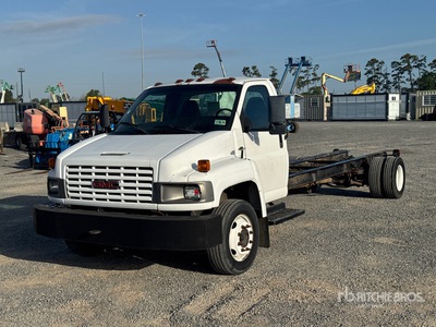 2005 GMC 5500 4x2 Cab and Chassis