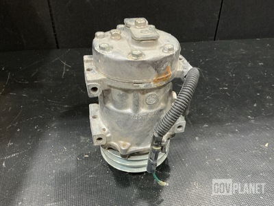 (11) Sanden U4052 AC Compressors