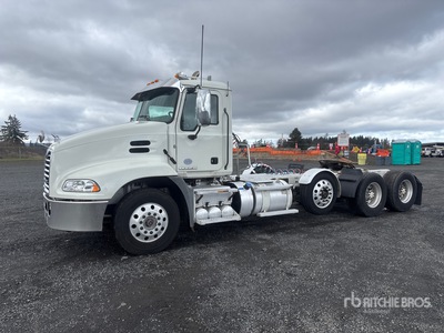 2018 Mack CXU613 8x4 Cabeza Tractora Cabina Corta