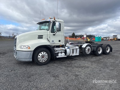 2017 Mack CXU613 8x4 Cabeza Tractora Cabina Corta