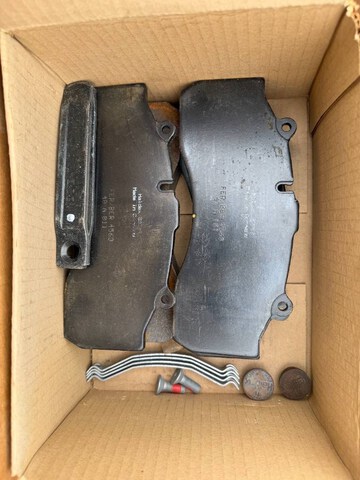 12 SETS- (1 AXLE) MRAP RCV-RG31 E75750664 DISK BRAKE SHOE, PAD SET SHIP DIMS: 42 x 42 x 12 350lbs Pickup