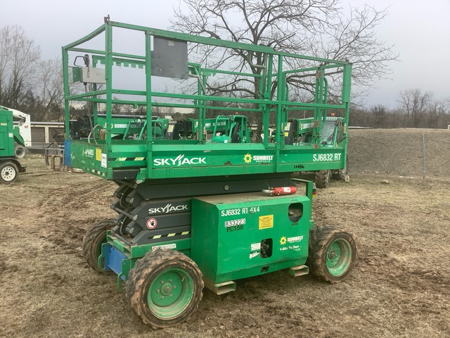 2016 Skyjack SJ6832 RT Diesel 4x4 Scissor Lift