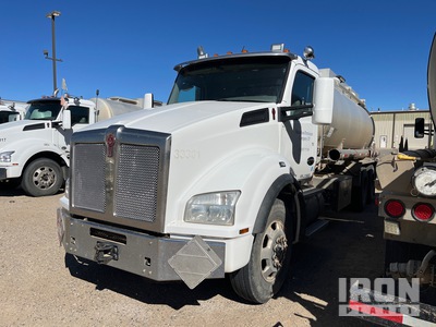 2018 Kenworth T880 6x4 T/A Sleeper Truck Tractor (Inoperable)