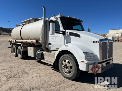 2017 Kenworth T880 6x4 T/A Sleeper Truck Tractor